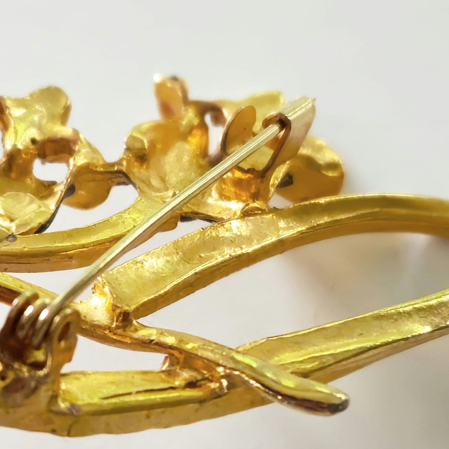 Mid-Century Gold Tone Floral Brooch