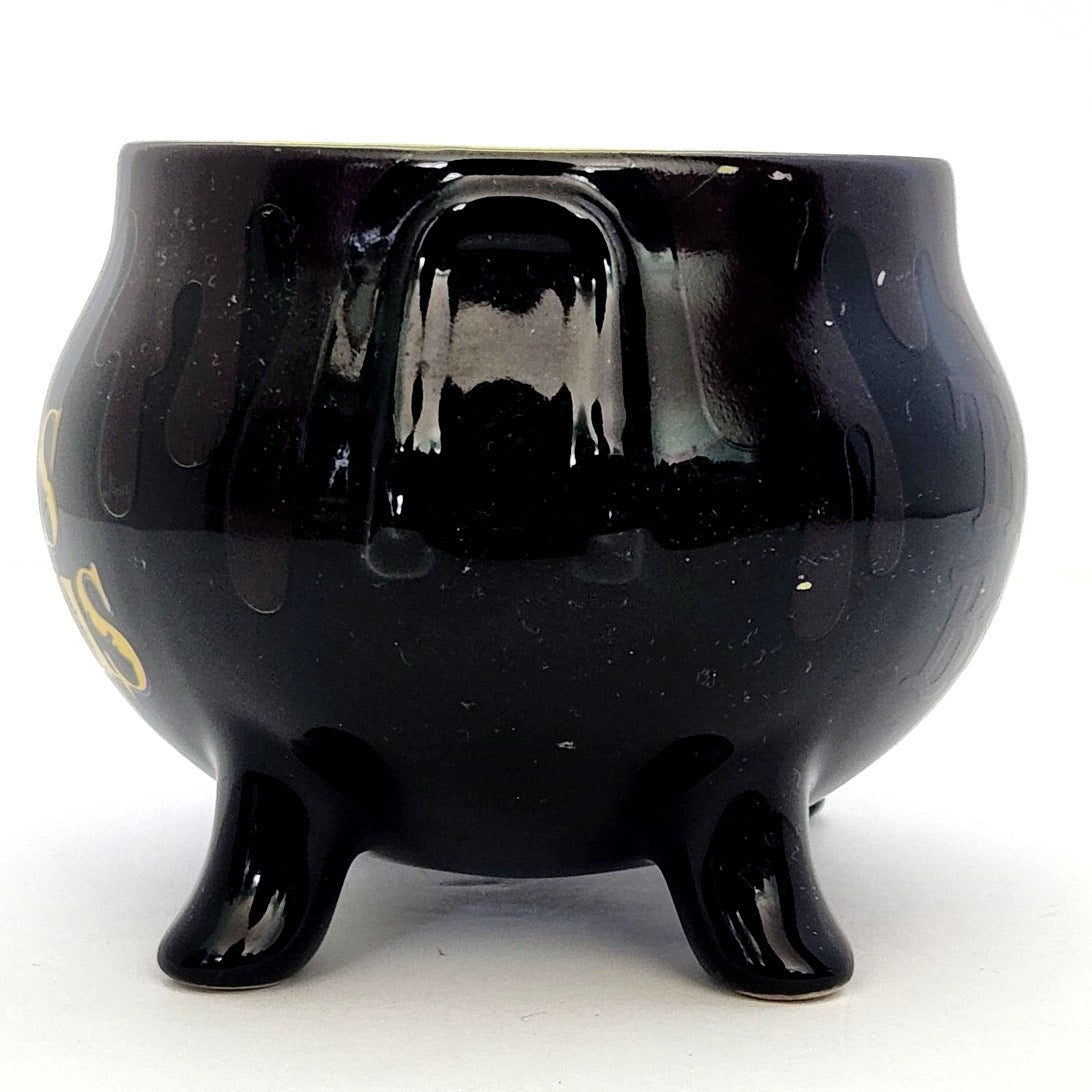 Disney Hocus Pocus “Trouble Is Brewing” Cauldron Color Changing Halloween Mug