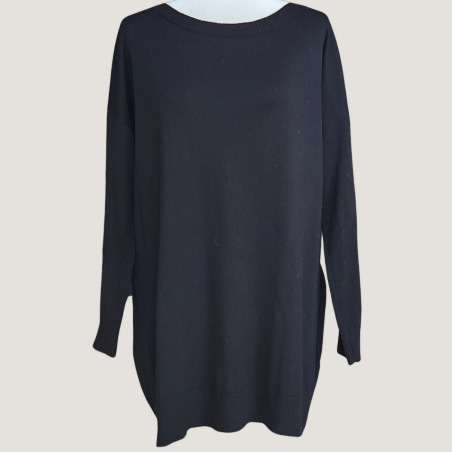 100% Italian Merino Wool Black Tunic Sweater | Women's M