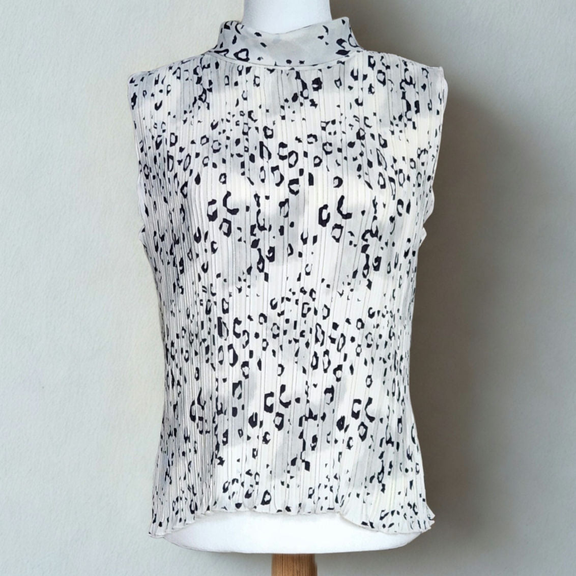 Vintage 80s/90s Fairfax County Leopard Print Sleeveless Blouse | Women's Small