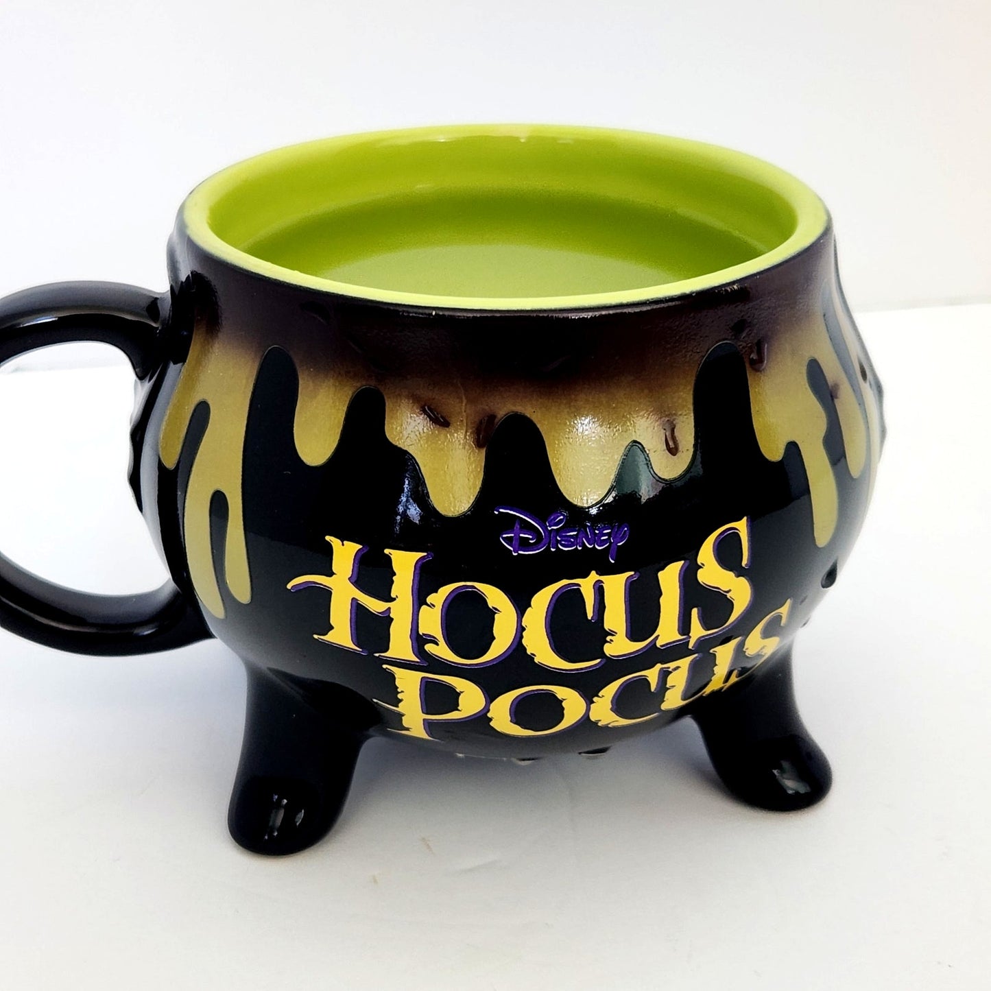 Disney Hocus Pocus “Trouble Is Brewing” Cauldron Color Changing Halloween Mug