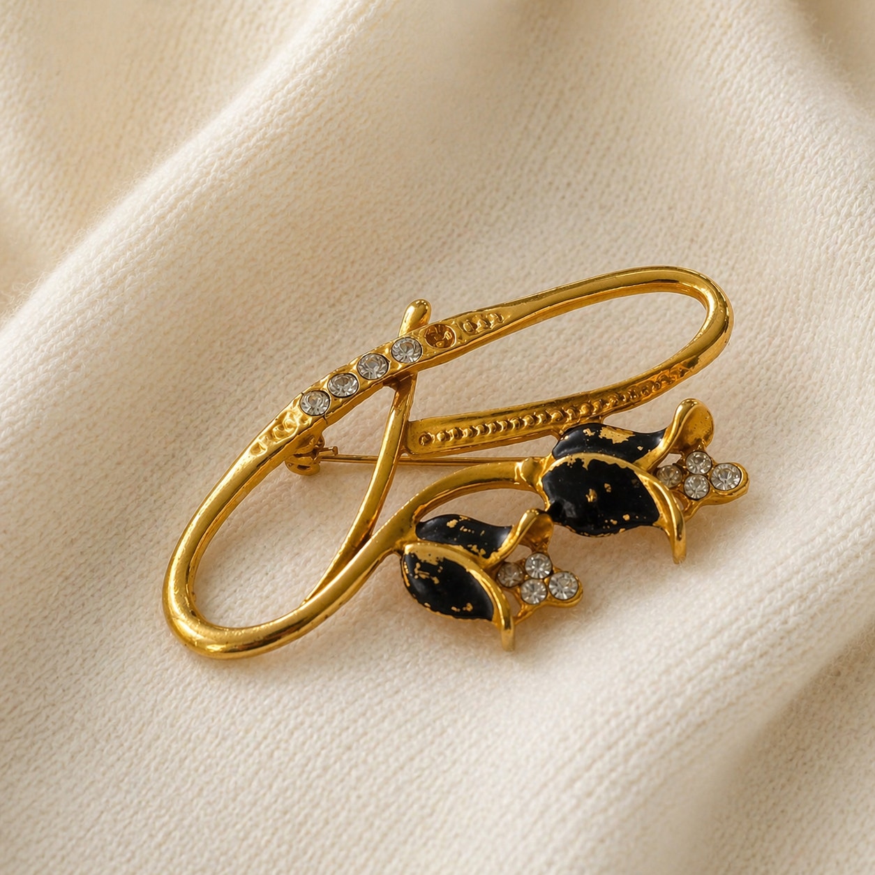 Mid-Century Gold Tone Floral Brooch