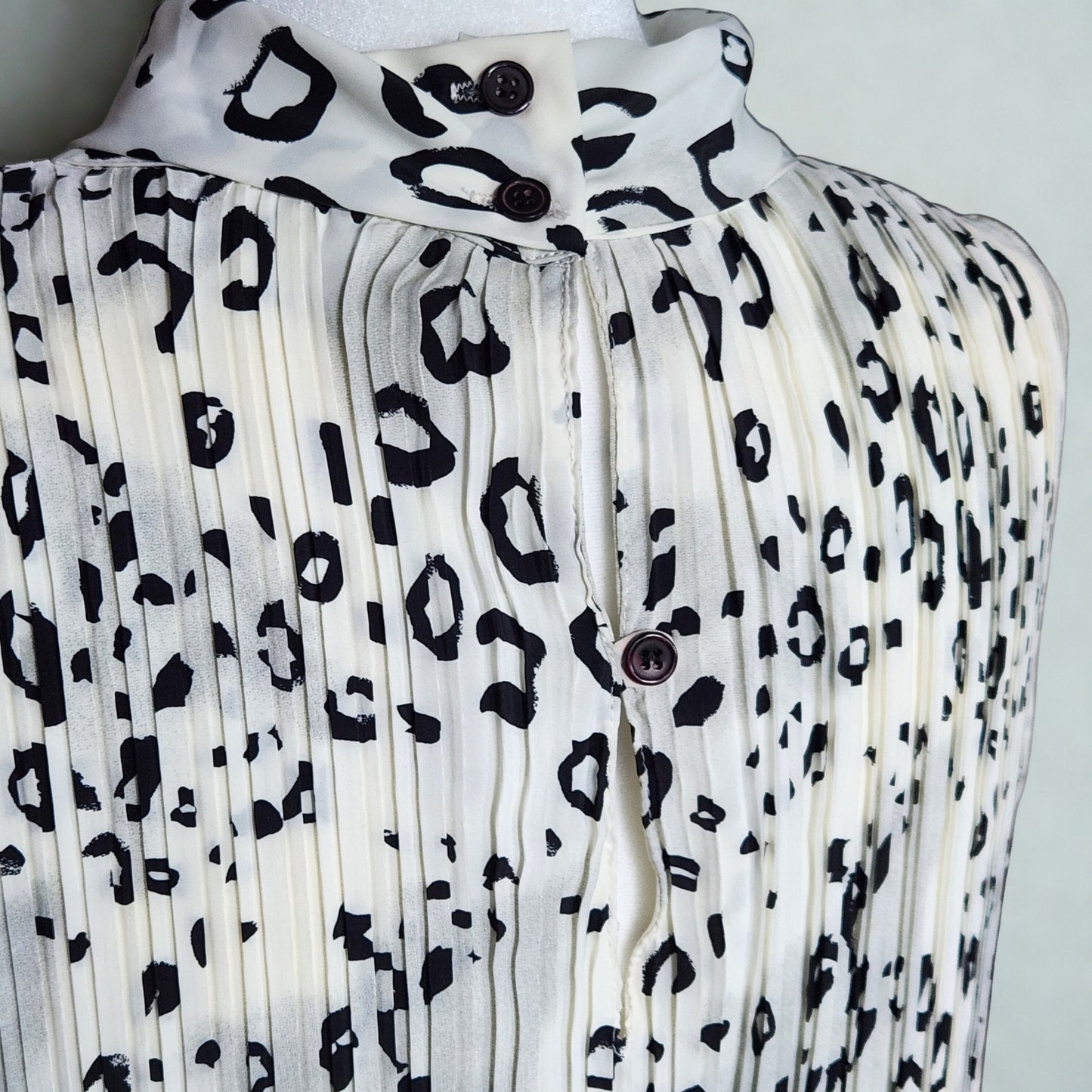 Vintage 80s/90s Fairfax County Leopard Print Sleeveless Blouse | Women's Small
