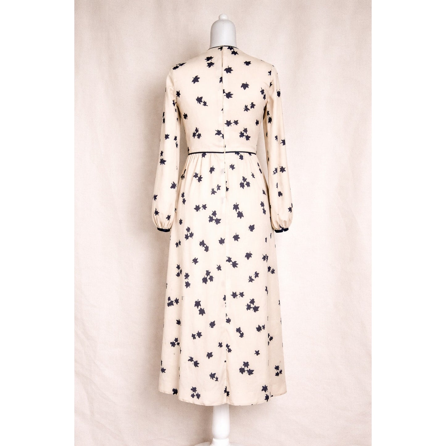 Vintage 1970s Cream & Navy Long Sleeve Maple Leaf Print Midi Dress | Women's 4