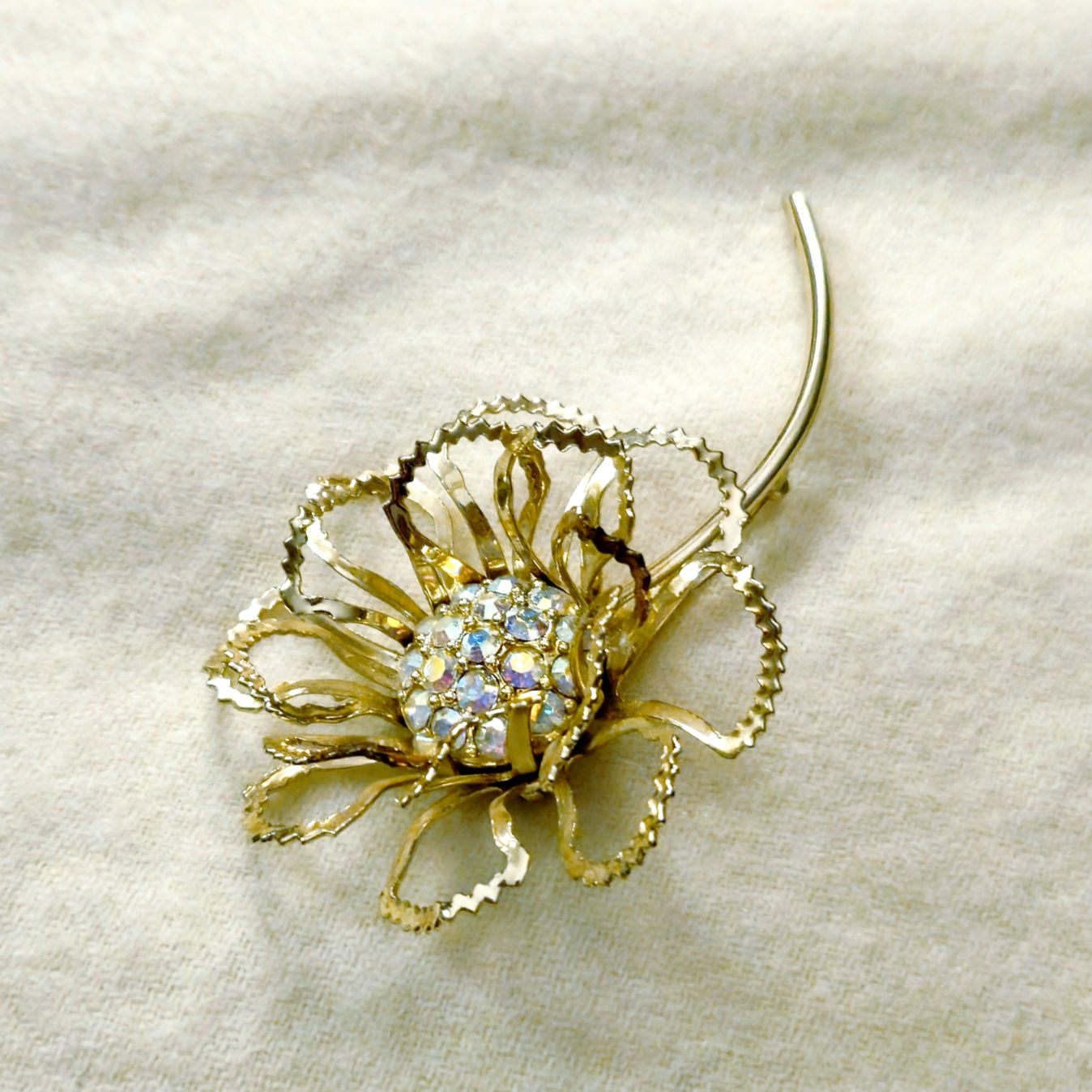 Vintage Sarah Coventry Allusion Brooch | Mid-Century Gold Floral Rhinestone