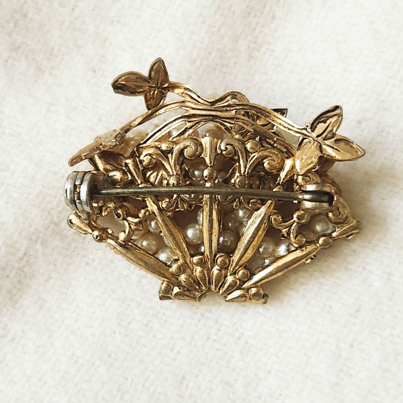 Mid-Century Vintage Gold Tone Filigree Fan Brooch with Faux Pearls