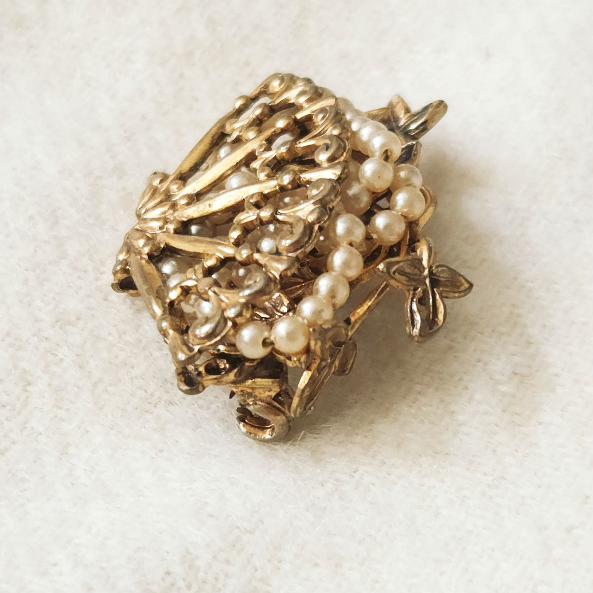 Mid-Century Vintage Gold Tone Filigree Fan Brooch with Faux Pearls