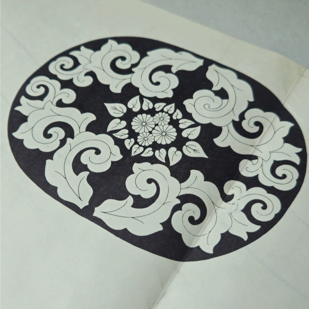 Mid Century Oval Rug Hooking Pattern