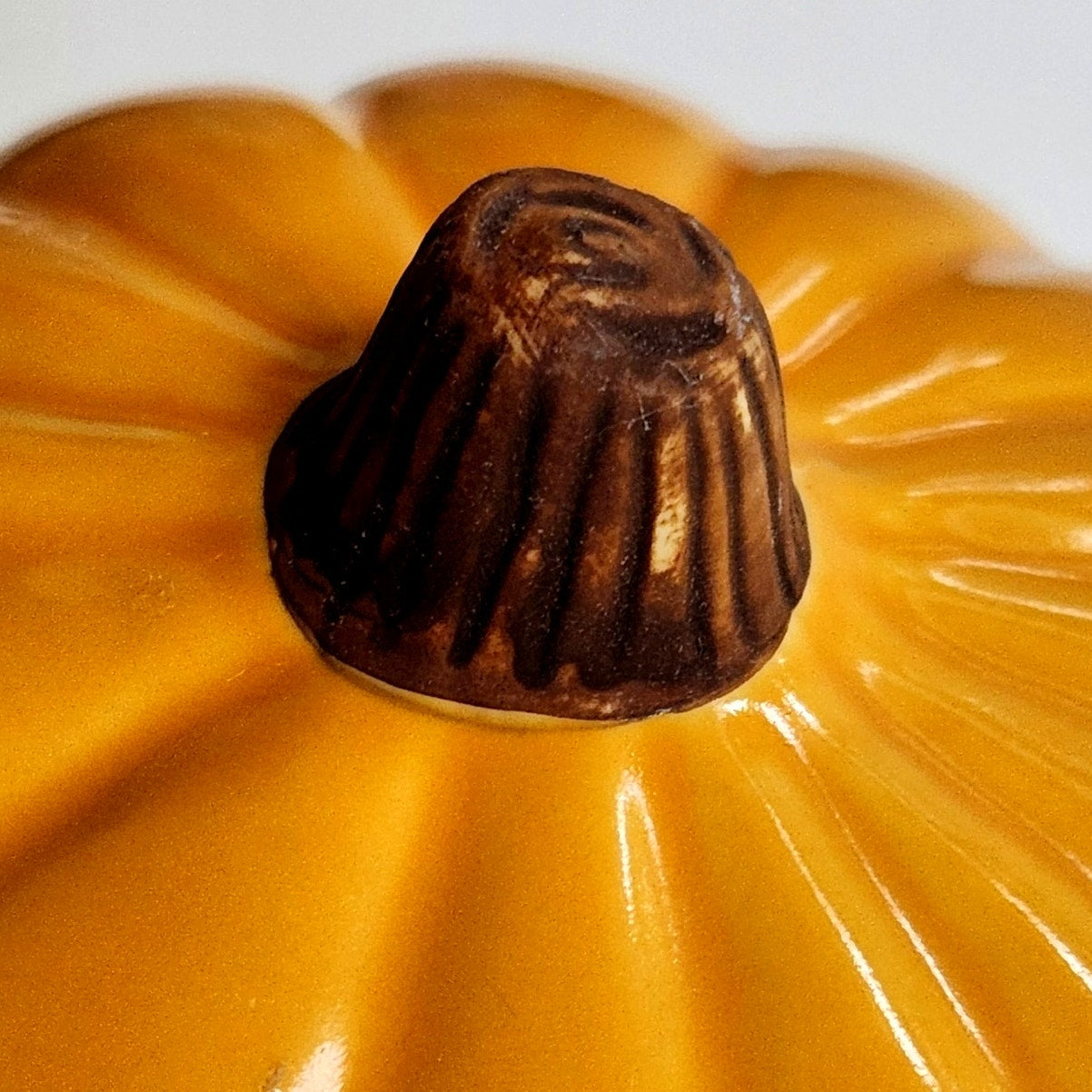 🎃 Williams Sonoma Pumpkin Lidded Bowl – Ceramic Covered Dish – Autumn Serveware