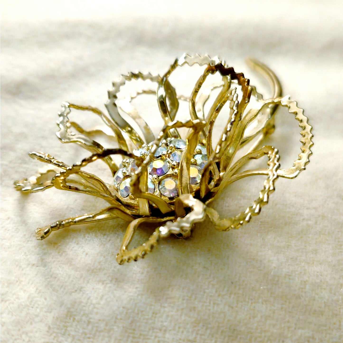 Vintage Sarah Coventry Allusion Brooch | Mid-Century Gold Floral Rhinestone